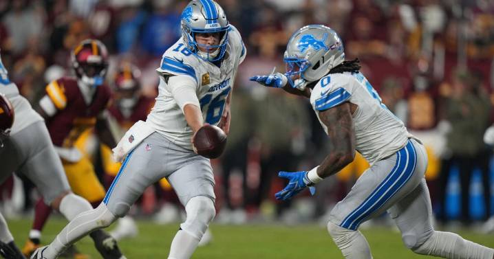 Goff, Gibbs and Campbell lead the Lions to a 44-22 win over the Commanders in front of Trump