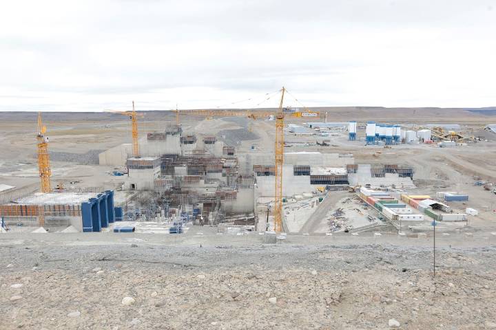 Falta el aval de Milei. Empresarios chinos recorrieron una de las represas paralizadas en Santa Cruz