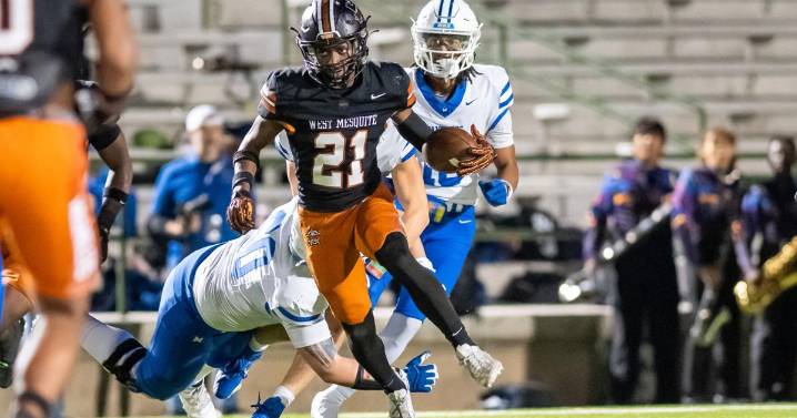 Seizing their moments: Opportunistic Wranglers top Midlothian to advance