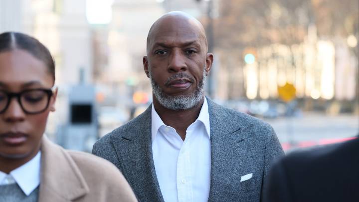 Blazers coach Chauncey Billups pleads not guilty in rigged poker games case