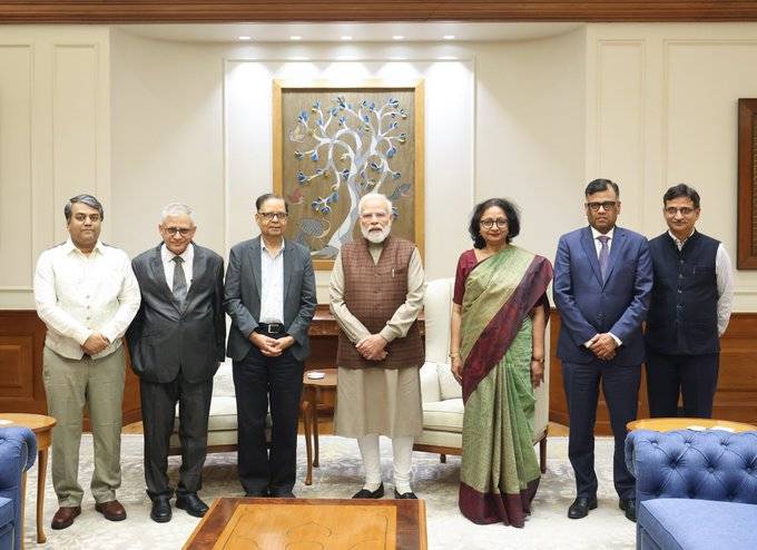 Prime Minister Modi Meets 16th Finance Commission’s Delegation