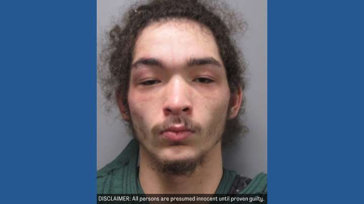 18-year-old accused of stabbing 2 family members in the neck in Lafourche Parish