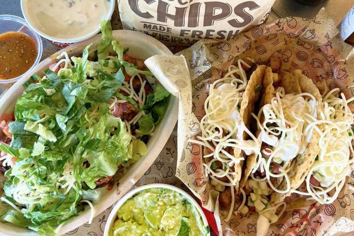 Chipotle Offers BOGO Meals on Thanksgiving Eve