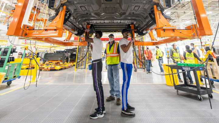 Ford contemplates scrapping F-150 Lightning, report says