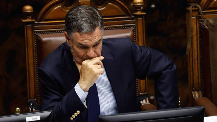 Debate por "supersueldos" en el Congreso: Ossandón defiende proyecto ante críticas