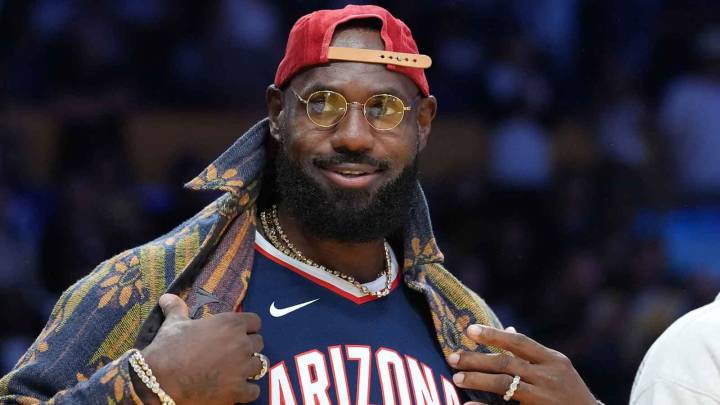 How LeBron James brought an ‘unbelievable’ experience to South Bay Lakers