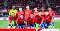 Con línea de cinco, sorpresas y un jugador liberado: la formación de Chile para enfrentar a Rusia