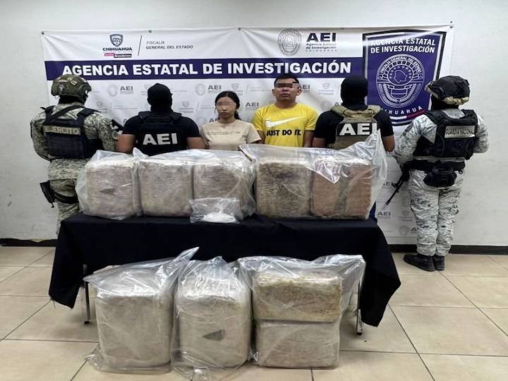 Detiene AEI a pareja con 52 kilogramos de marihuana y metanfetaminas en la colonia México 68