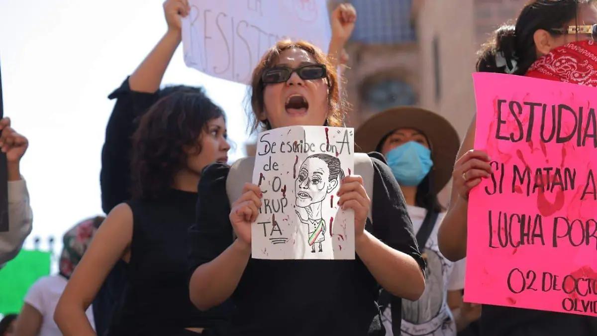 Lázaro Cárdenas se une a las marchas por el asesinato de Carlos Manzo