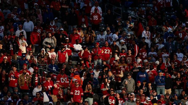 49ers fans overtake MetLife in win over Giants