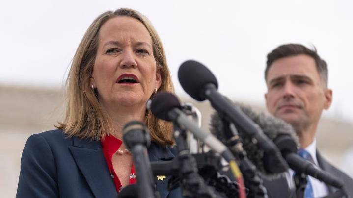 Prosecutor asks Arizona Supreme Court to review decision that stalled fake elector case