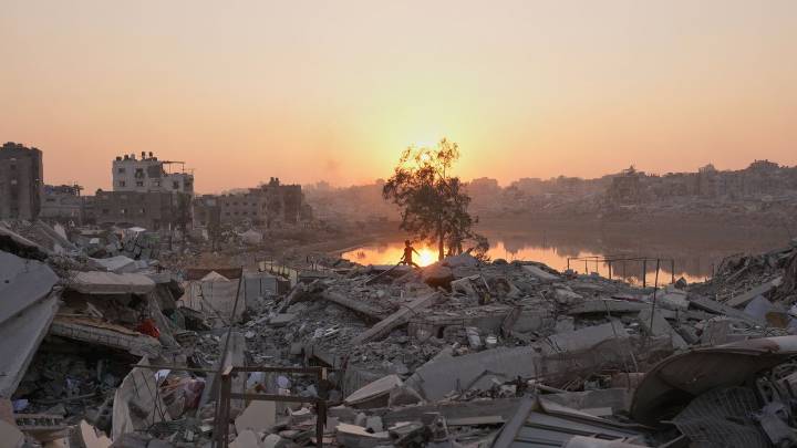 Netanyahu and Kushner meet as Gaza ceasefire's first phase winds down