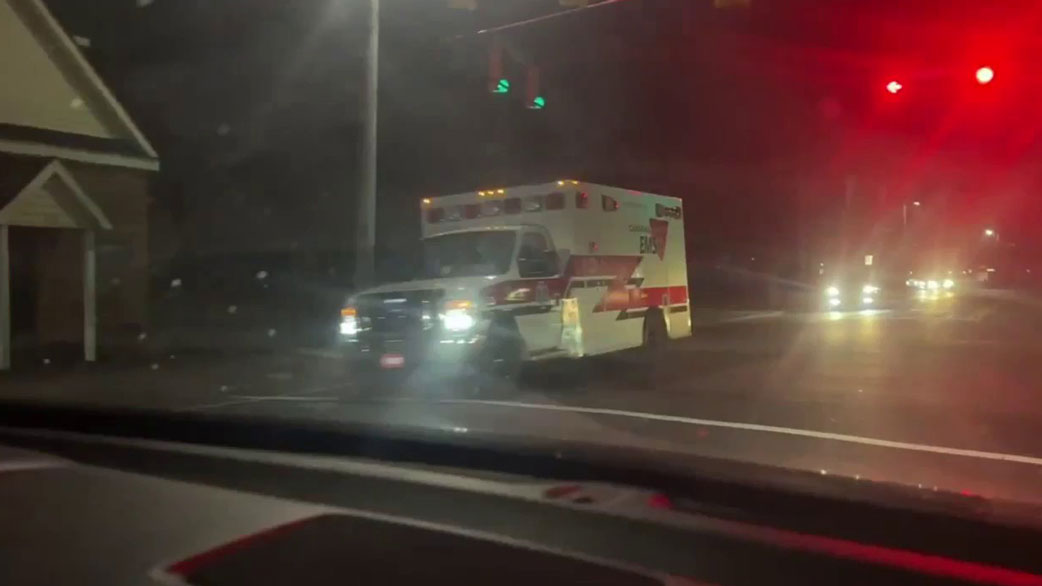 Reportan 4 heridos de bala en el encendido del árbol de Navidad en Carolina del Norte