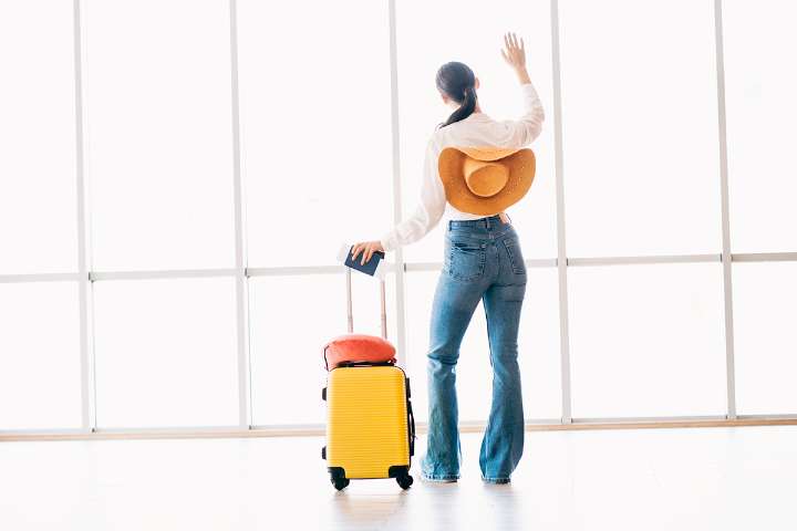 Poll: 40% of young American women want to leave the U.S. permanently