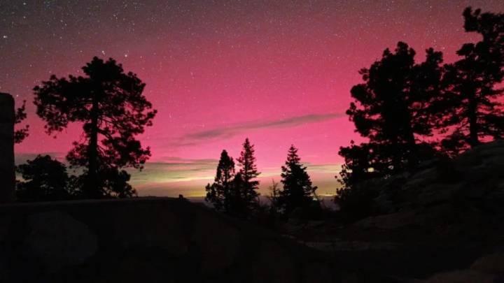 Vislumbran auroras boreales en los cielos de México