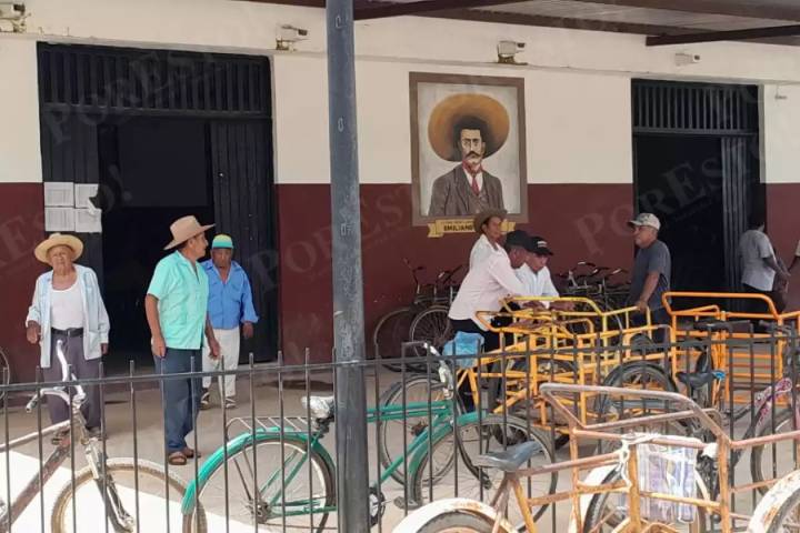 Campesinos de Dzitbalché amenazan con clausurar bodegas de Segalmex por trabas en la venta de maíz