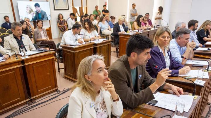 Tratan el Presupuesto de 2026, con eje en el aumento de impuestos