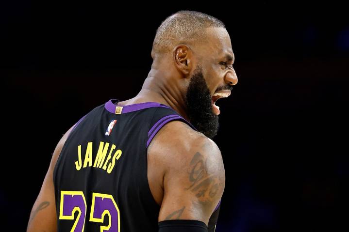 Lakers' LeBron James makes history as he returns from injury