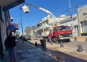 Instalan nuevas columnas de alumbrado en calle Ricardo Gutiérrez