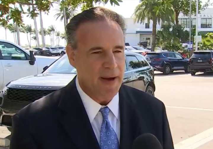 Voters sue to enforce Miami’s new lifetime term limits, boot Frank Carollo from runoff