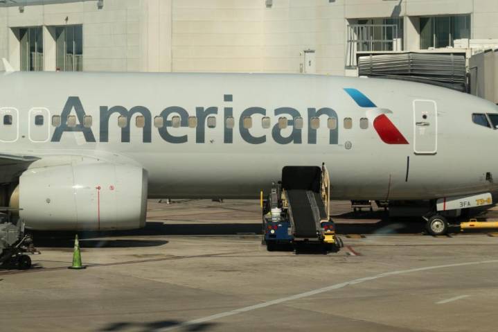 5 people on American Airlines flight hospitalized after 'reports of odor' diverts plane