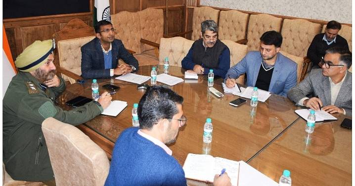 Div Com-(K) reviews arrangements for Nagar Kirtan in Srinagar