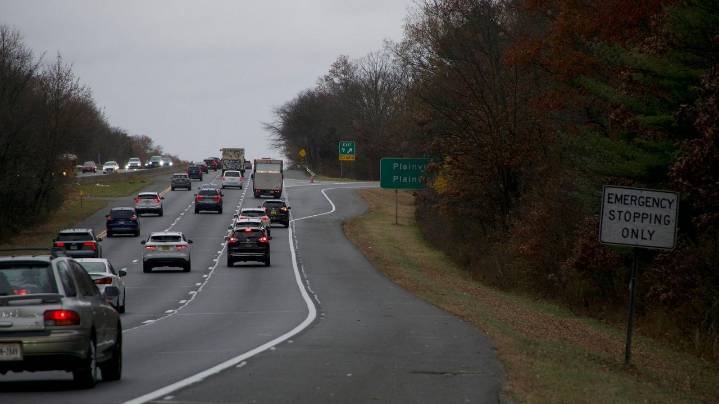 Man, 25, killed in crash on Seaford-Oyster Bay Expressway, Nassau police say