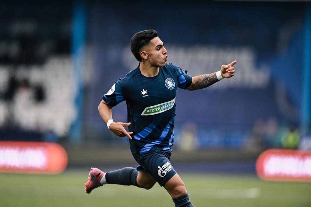 VIDEO. Jordhy Thompson se luce con un golazo en triunfo del Orenburg: amargó a otro chileno en Rusia