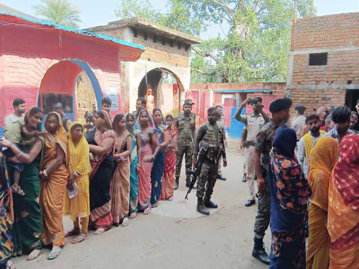 Bihar records brisk voter turnout of 42.31% till 1 pm