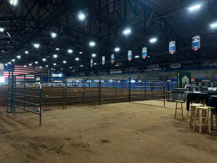 Equine virus outbreak prompts cancellation of horse events in Arkansas, Oklahoma