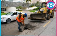 Mara Lezama supervisa las obras de repavimentación en el bulevar Kukulcán