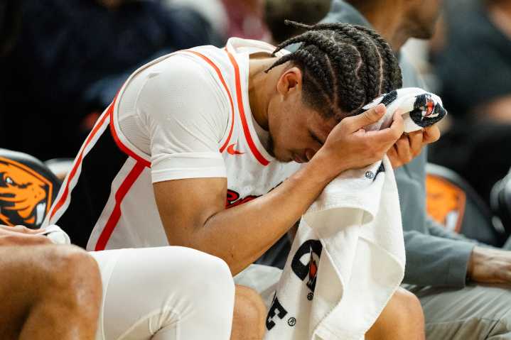 Oregon State men squander 19-point lead in double overtime loss to Iona