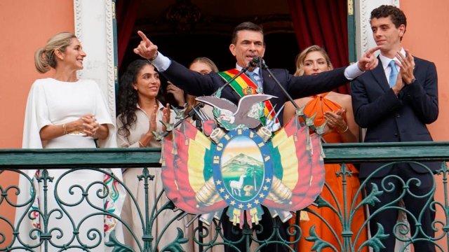Rodrigo Paz asume la presidencia de Bolivia y promete reconstruir un país “devastado” tras el fin del MAS