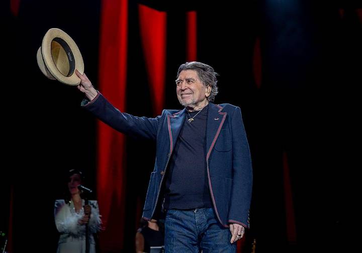 El poeta del asfalto apaga el micro