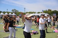 A pleno, con música, yoga y meditación, se vive el festival en el Hipódromo de Palermo