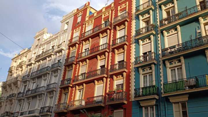 La FEMP reclama a Hacienda usar el remanente municipal para construir vivienda pública