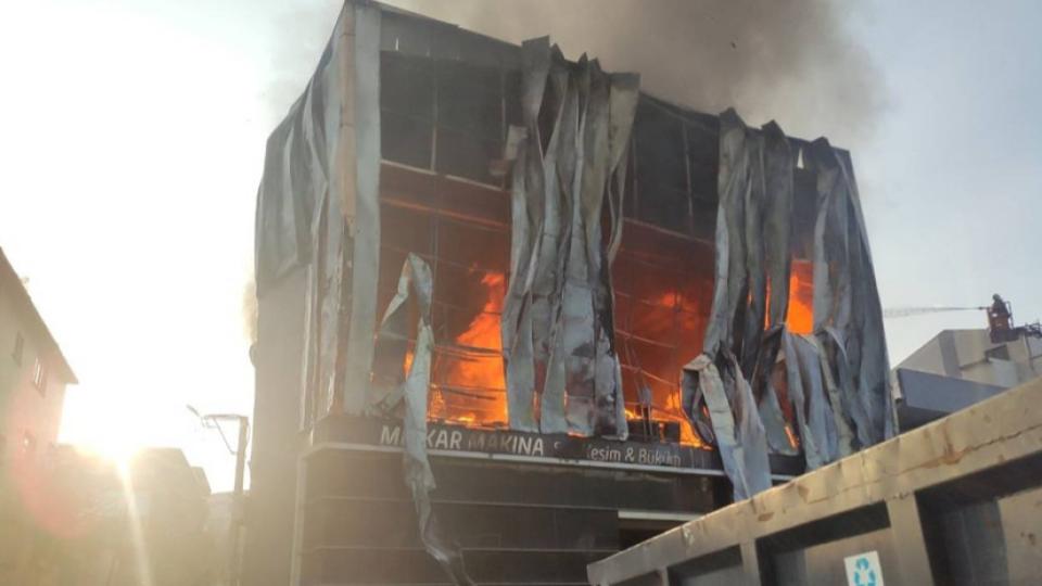 Fire at perfume warehouse kills six in Turkey