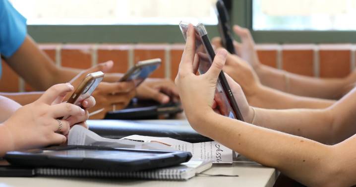 Barrow County School System introduces new cell phone policy