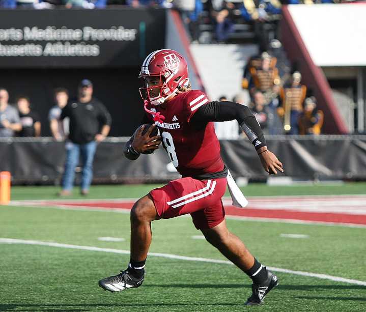UMass football falls to Ohio on the road