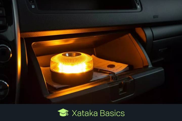 Comprobar si tu baliza V16 funciona bien sin alertar a la DGT: cómo se hace y qué límite de tiempo tienes