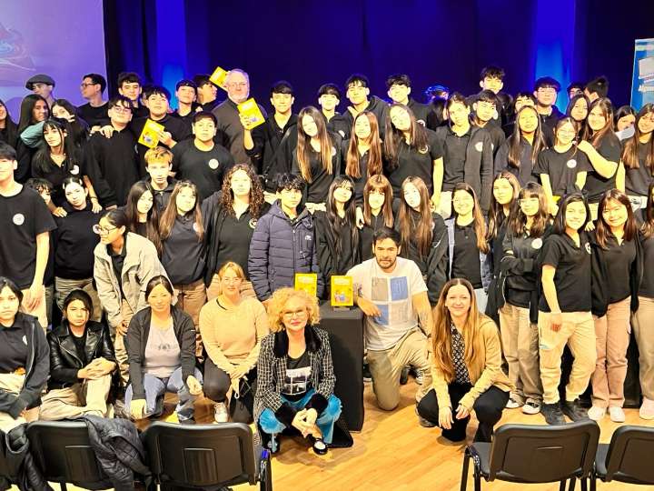 Alumnos de la Escuela del Viento visitaron la 31ª Feria del Libro y pusieron foco en la prevención del bullying