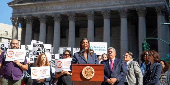 Judge tosses DoJ lawsuit challenging a New York law barring immigration agents from state courts