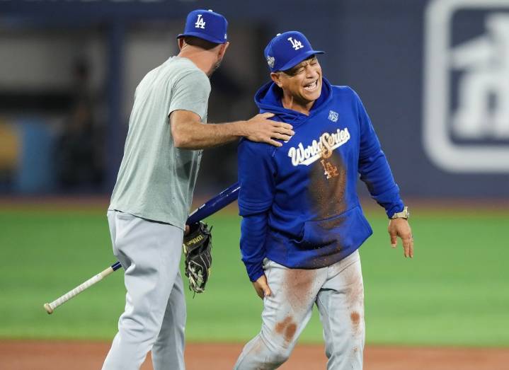 Dodgers manager Dave Roberts challenges Hyeseong Kim to race with viral results