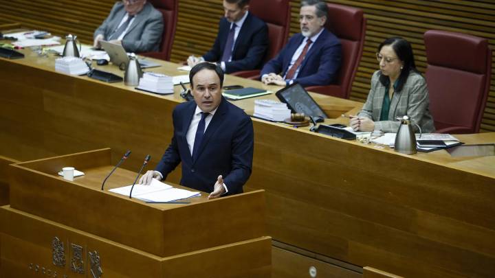 Los guiños de Pérez Llorca a Vox en su investidura para amarrar los 13 votos: Pacto Verde, migrantes, obras hídricas y Cofrentes