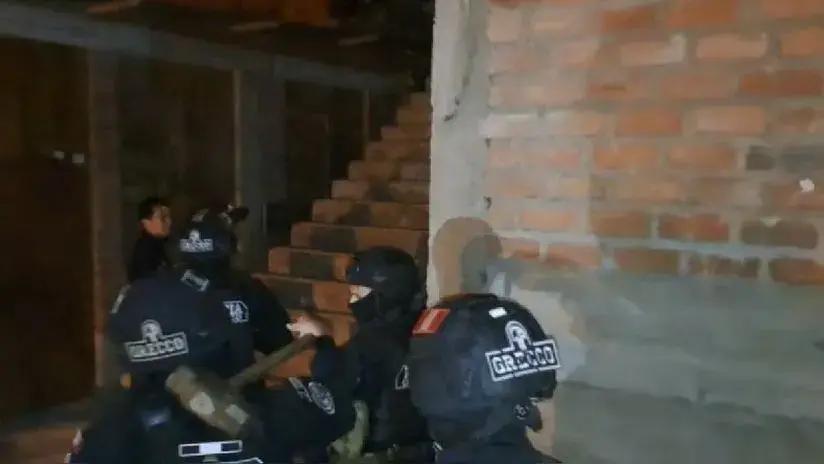 SJL: detienen a un adulto y tres menores señalados de integrar banda que extorsiona a transportistas