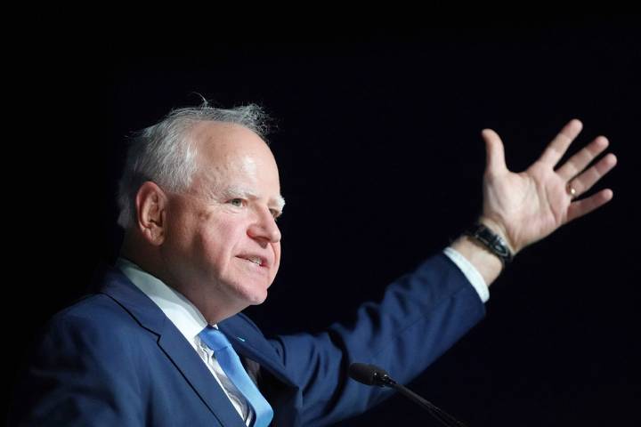 Tim Walz y Donald Trump encienden las redes sociales al lanzarse descalificaciones