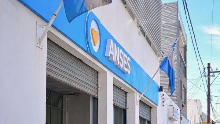 Así cobrarán jubilados, pensionados y beneficiarios de PNC en 2026