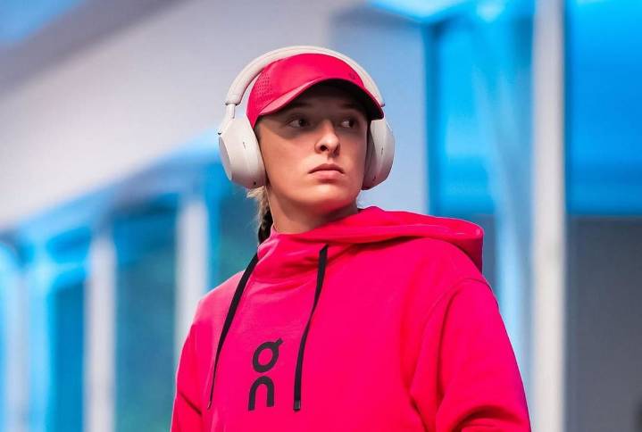 Serena Williams’ Ex-Coach Defends Iga Swiatek Amid WTA Finals Handshake Controversy: “Did the Right Thing” Serena Williams' ex-coach comes to share her perspective on Iga Swiatek after the pro faced b