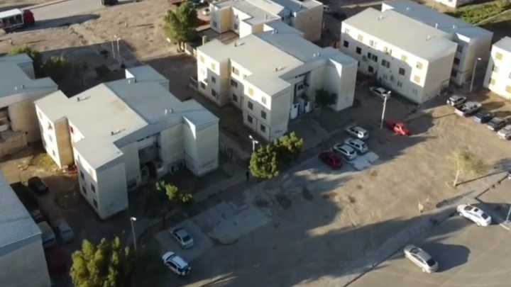 1008 Viviendas: cinco allanamientos por una causa federal