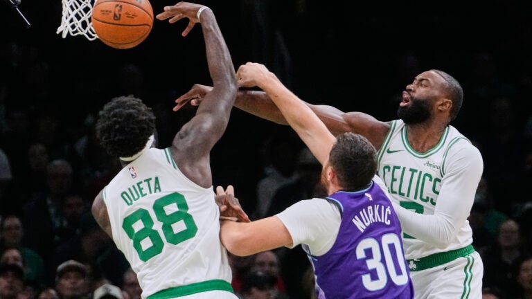 Nurkic makes last-second putback to lift the Jazz past the Celtics